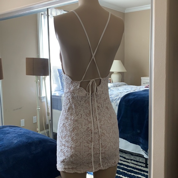 Angl lace dress - Picture 3 of 6